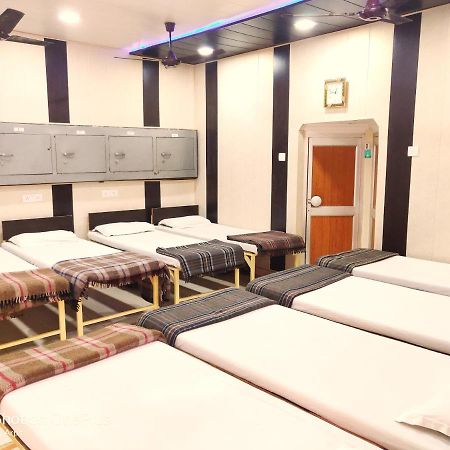 Roop Guest House Lucknow Esterno foto