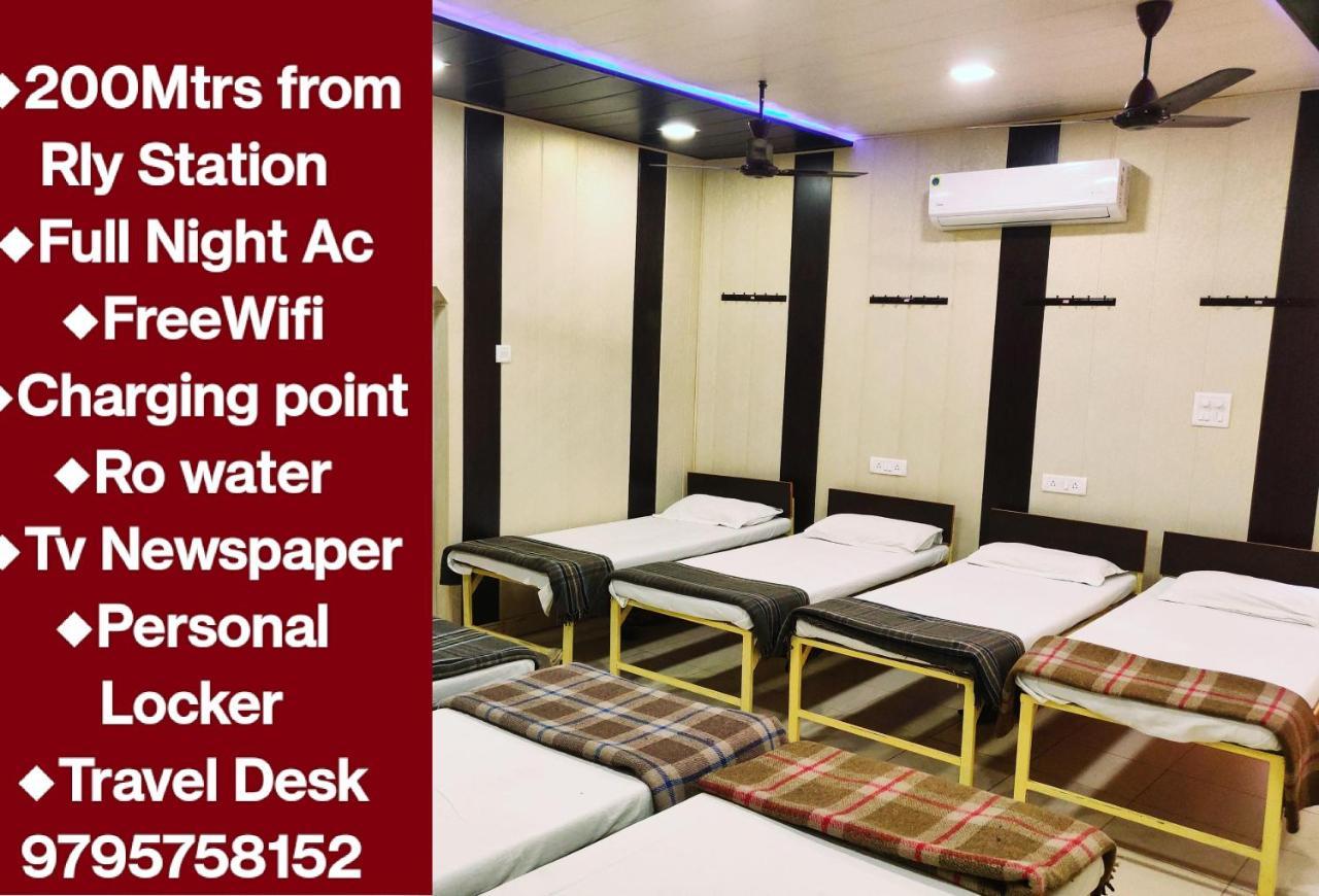 Roop Guest House Lucknow Esterno foto