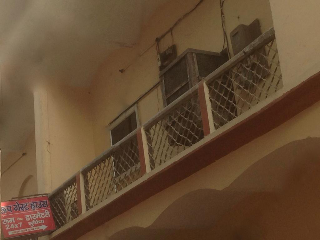 Roop Guest House Lucknow Esterno foto