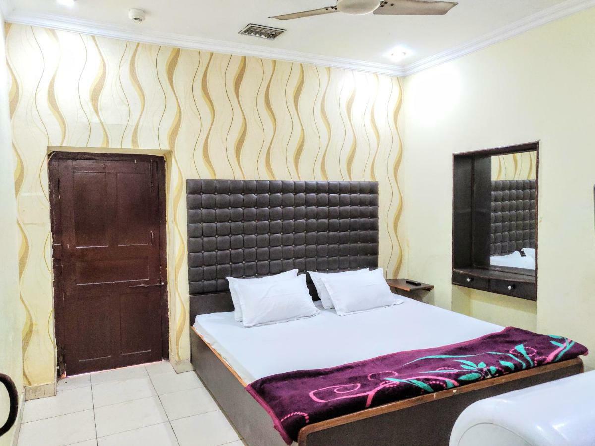 Roop Guest House Lucknow Esterno foto