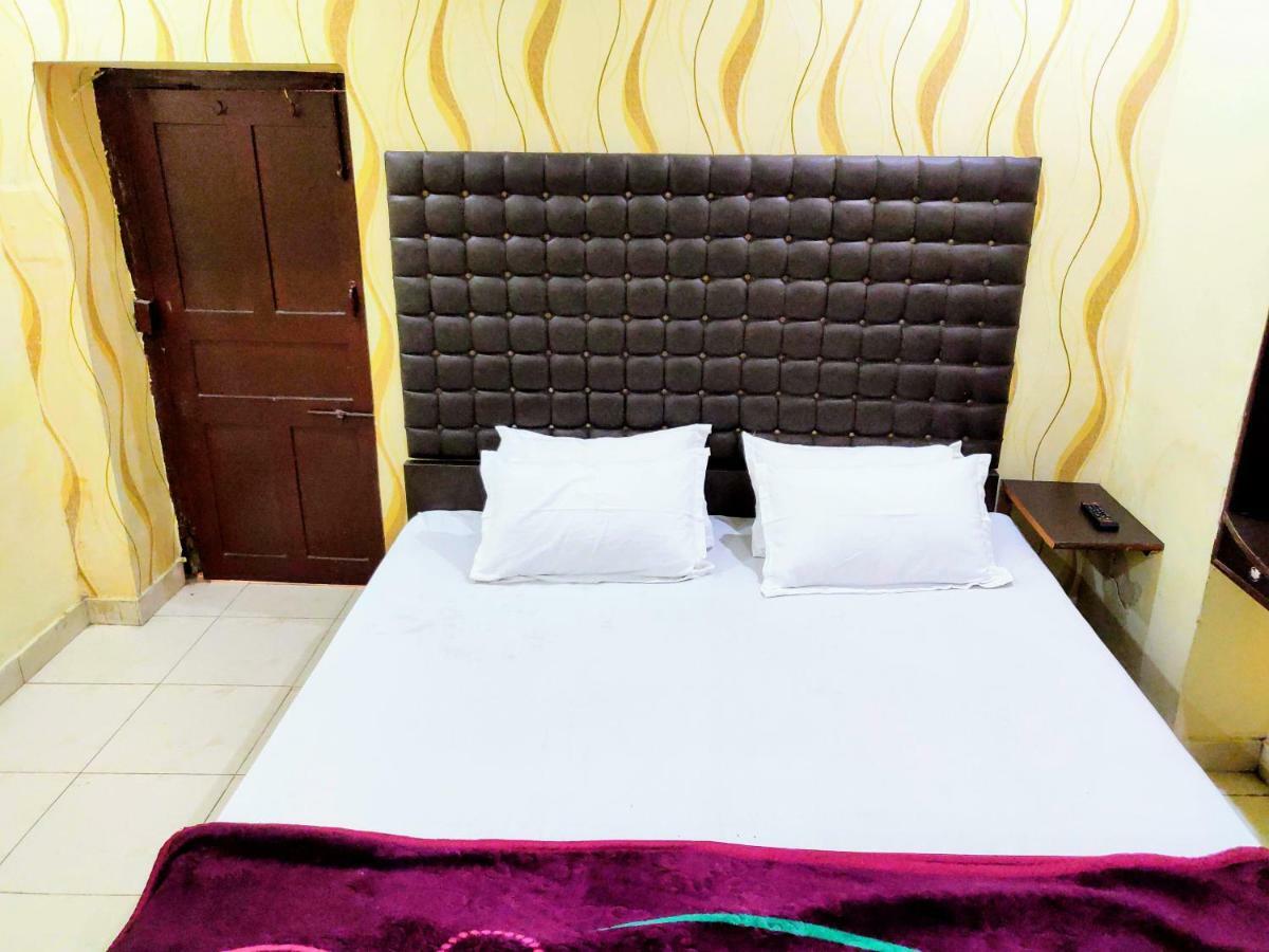 Roop Guest House Lucknow Esterno foto