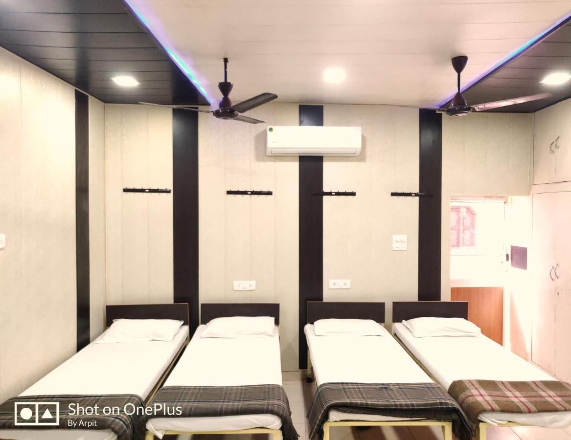 Roop Guest House Lucknow Esterno foto