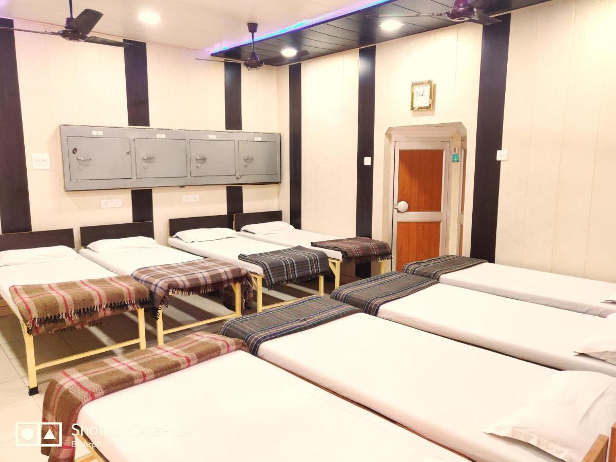 Roop Guest House Lucknow Esterno foto